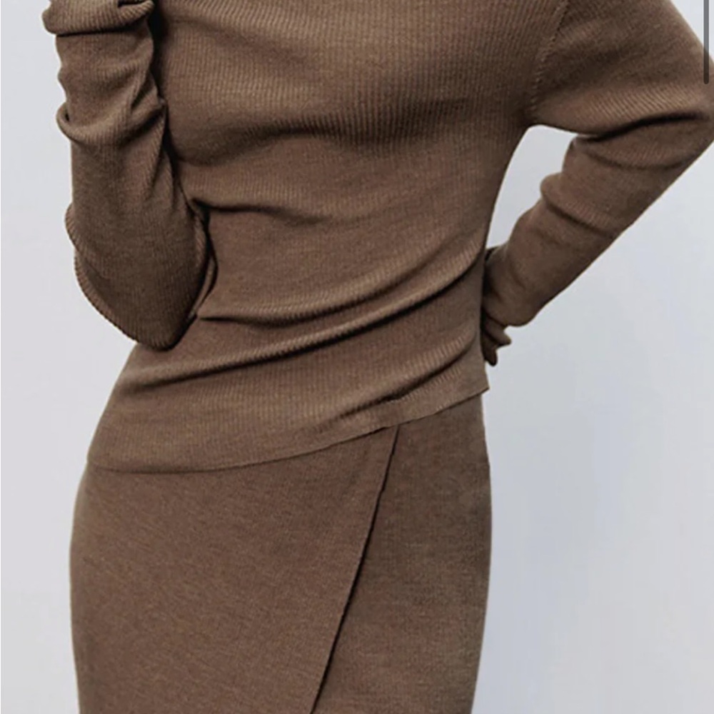 Commense Brown Ribbed Knit Top - Picture 3 of 3